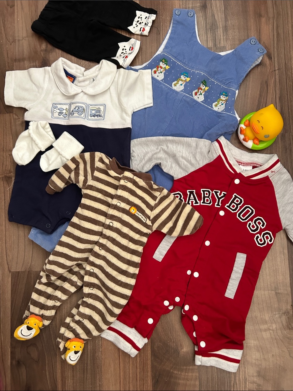 Baby cloths bundle.